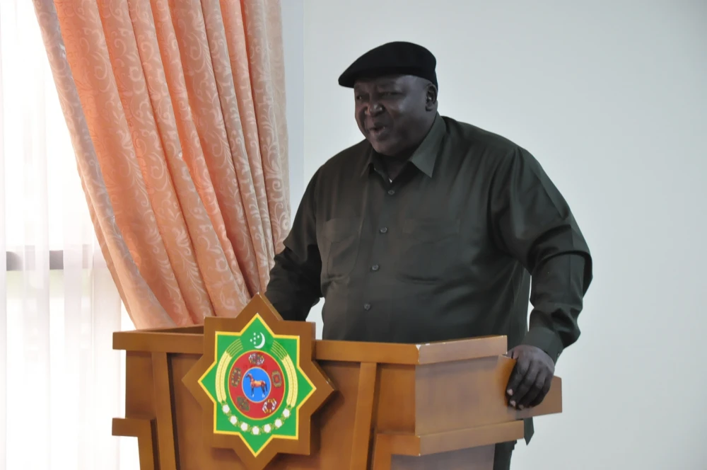 UGANDA RESPUBLIKASYNYŇ WEKILLERI BILEN GEÇIRILEN OKUW SAPAGY