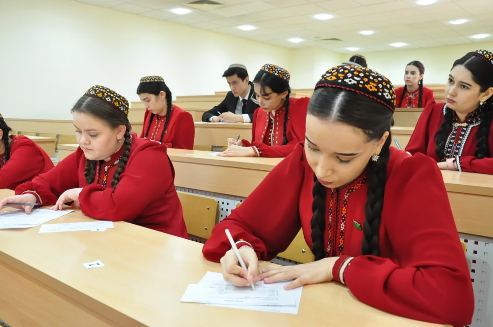 «ЧТО ВЫ ЗНАЕТЕ О ФРАНЦИИ?»: НЕДЕЛЯ ФРАНЦУЗСКОГО ЯЗЫКА ВЫЯВИЛА НОВЫЕ ТАЛАНТЫ