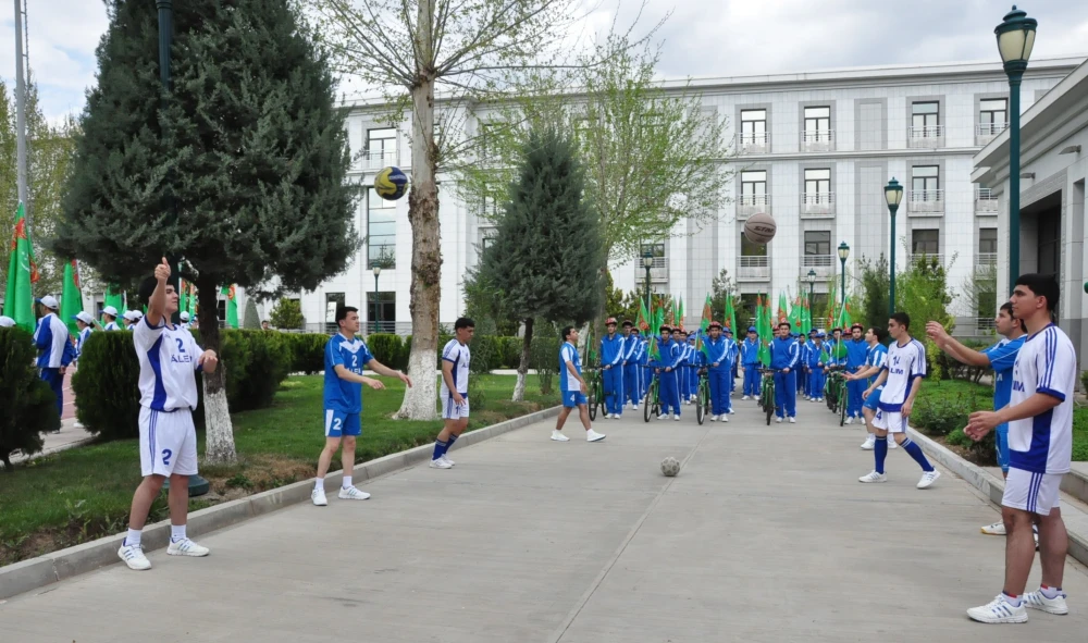 СПОРТ – ЗАЛОГ ЗДОРОВЬЯ И ЕДИНСТВА: В ТУРКМЕНИСТАНЕ ШИРОКО ОТМЕТИЛИ ВСЕМИРНЫЙ ДЕНЬ ЗДОРОВЬЯ