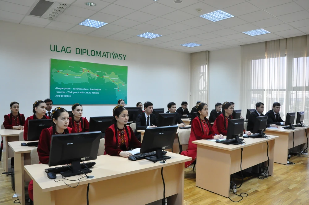 СОСТОЯЛСЯ СЕМИНАР НА ТЕМУ «ВНЕШНЕЭКОНОМИЧЕСКОЕ ЗНАЧЕНИЕ САММИТОВ «ЦЕНТРАЛЬНАЯ АЗИЯ – РОССИЯ»