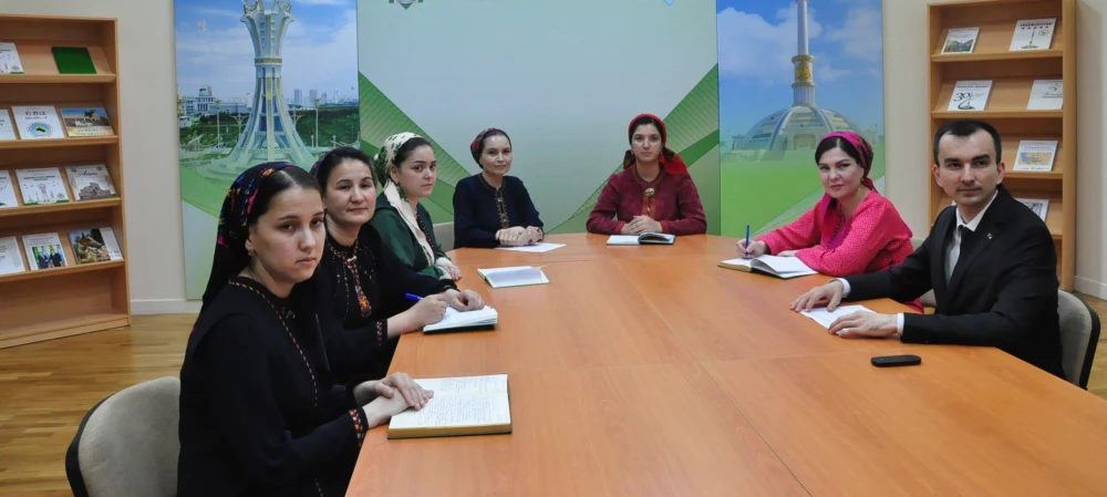 ONLAÝN USULY-OKUW MASLAHATY GEÇIRILDI