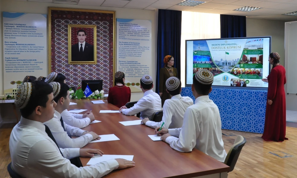 PRESENTATION COMPETITION ENTITLED “CULTURAL DIPLOMACY – A BRIDGE OF FRIENDSHIP”