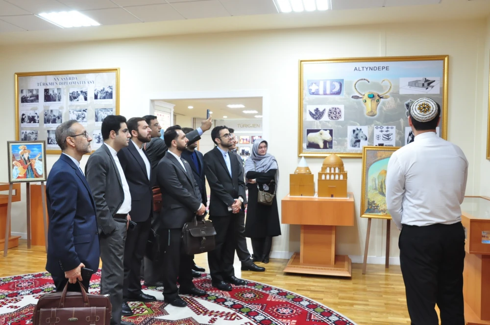 EÝRANLY ÝAŞ DIPLOMATLAR ÜÇIN GEÇIRILEN TANYŞLYK SAPARY