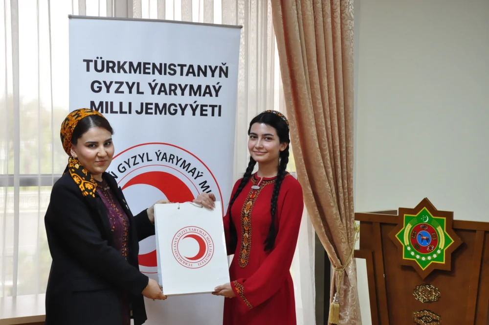 TÜRKMENISTANYŇ GYZYL ÝARYMAÝ MILLI JEMGYÝETINIŇ GURAMAGYNDA ÇÄRE GEÇIRILDI