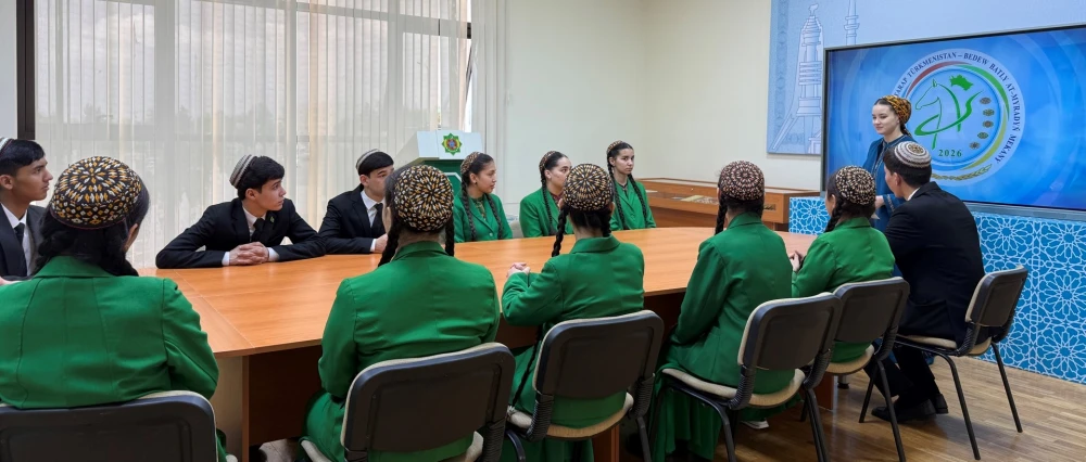 СВЯЗЬ ВРЕМЕН: НАУЧНЫЙ КРУЖОК «ЮНЫЕ ДИПЛОМАТЫ» ПРОВЕЛ СЕМИНАР ДЛЯ ШКОЛЬНИКОВ