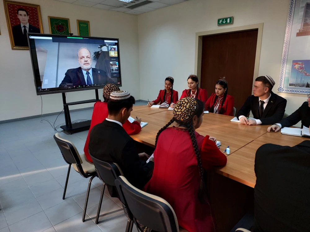 “Howanyň üýtgemegi çygrynda ýaşlaryň orny” atly bilelikdäki sebitleýin maslahaty