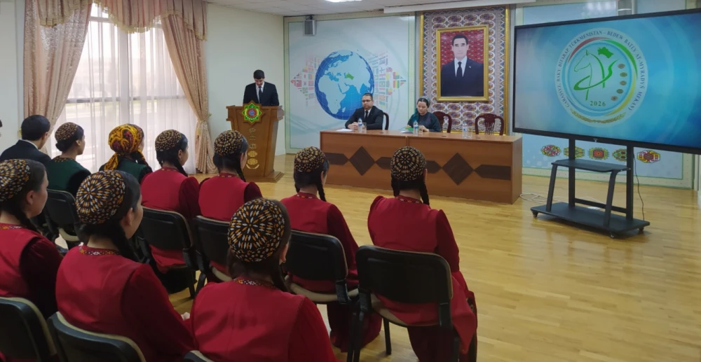 «SANLY TEHNOLOGIÝALAR WE YLMY DIPLOMATIÝA» ATLY YLMY-DÖREDIJILIK MASLAHATY GEÇIRILDI surady