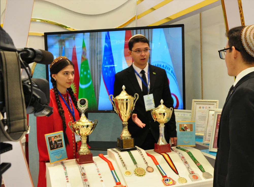 Exhibition dedicated to the Day of Workers of Healthcare and Medical Industry of  Turkmenistan