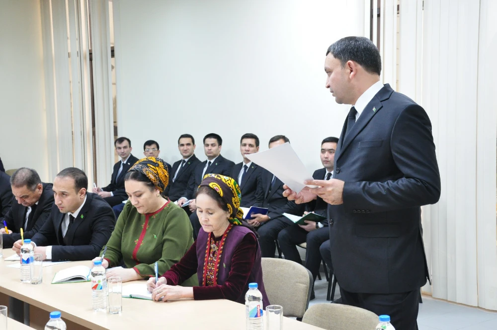 Şanly senelere degişli okuw sapaklaryny guramak bilen bagly okuw-usuly seminar geçirildi