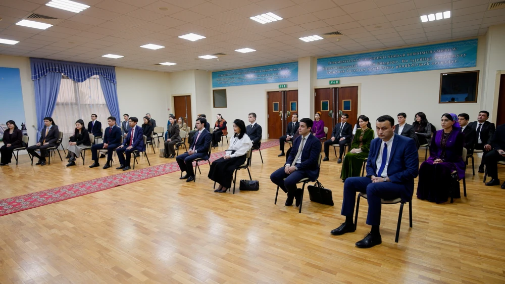 Merkezi Aziýanyň ýaş diplomatlary we döwlet gullukçylary üçin ikinji  sebitleýin okuw maslahatynyň ýapylyş dabarasy