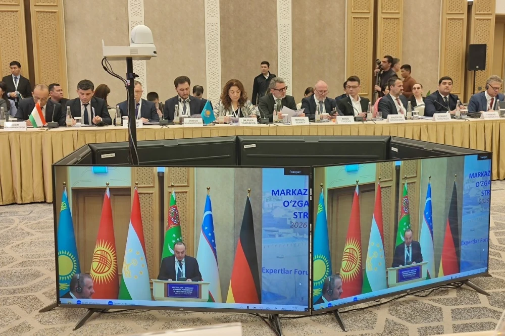 Merkezi Aziýa durnuklylyk zolagyndaky çeýe bileleşikleriň giňişligi hökmünde — Hywa dialogy