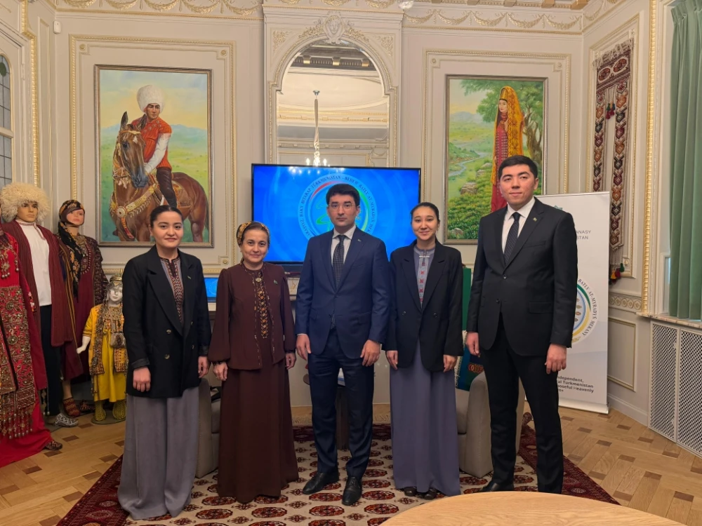 ТЕОРИЯ И ПРАКТИКА ДИПЛОМАТИИ: ДЕЛЕГАЦИЯ ИНСТИТУТА ПОСЕТИЛА ПОСОЛЬСТВО В БЕЛЬГИИ