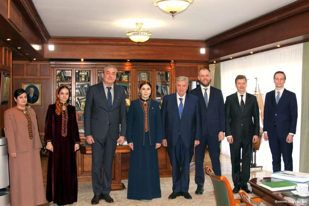 Bilim ulgamyndaky türkmen-rus hyzmatdaşlygy