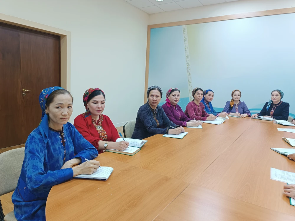 AN ONLINE METHODOLOGICAL AND TRAINING SEMINAR WAS HELD AT IIR MFA