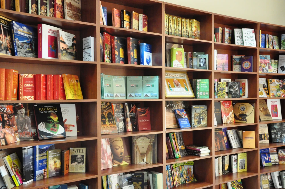 Издана новая совместная книга туркменских и индийских ученых