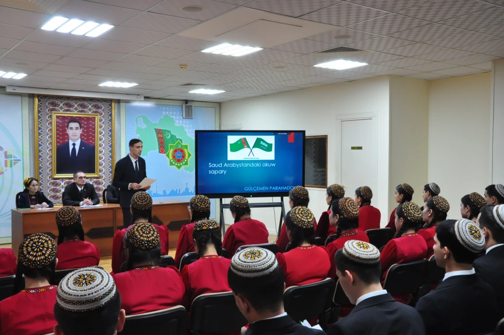 “Arap dili güni” mynasybetli umumy okuw sapagy guraldy