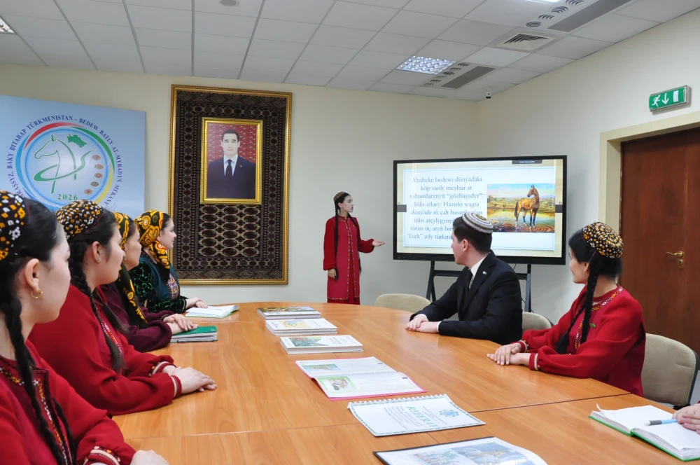 ВСТРЕЧА, ПРОВЕДЁННАЯ С ЦЕЛЬЮ ПОПУЛЯРИЗАЦИИ КНИГИ ГЕРОЯ-АРКАДАГА «КОНЬ — СИМВОЛ ВЕРНОСТИ И СЧАСТЬЯ»