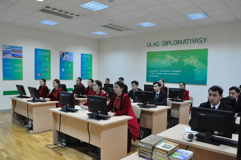 СОСТОЯЛСЯ СЕМИНАР НА ТЕМУ «ВНЕШНЕЭКОНОМИЧЕСКОЕ ЗНАЧЕНИЕ САММИТОВ «ЦЕНТРАЛЬНАЯ АЗИЯ – РОССИЯ»