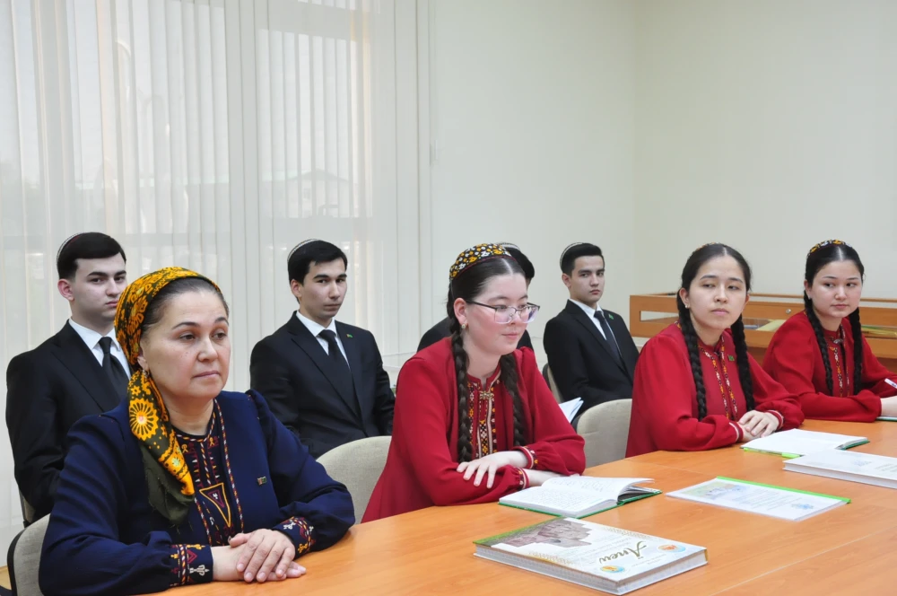 ЭНЕРГЕТИЧЕСКАЯ ДИПЛОМАТИЯ: В ИНСТИТУТЕ ОБСУДИЛИ ПЕРСПЕКТИВЫ ОСВОЕНИЯ МЕСТОРОЖДЕНИЯ «ГАЛКЫНЫШ»