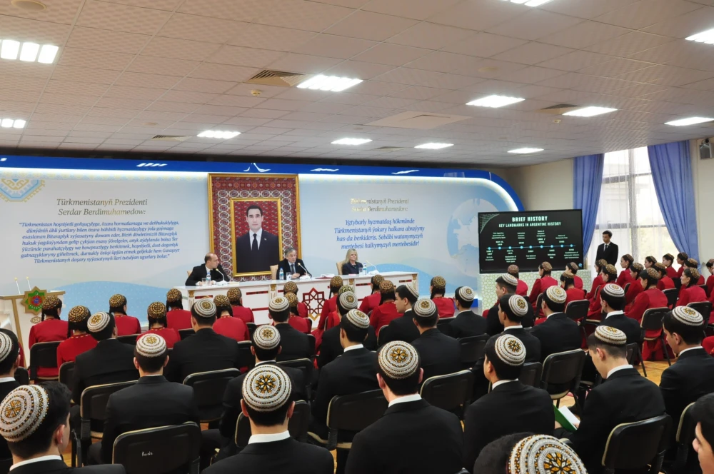 РАЗВИВАЯ ДИАЛОГ С ЛАТИНСКОЙ АМЕРИКОЙ: ВСТРЕЧА С ПОСЛОМ АРГЕНТИНСКОЙ РЕСПУБЛИКИ