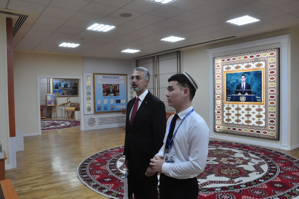 В ИНСТИТУТЕ ОБСУЖДЕНЫ НАПРАВЛЕНИЯ ТУРКМЕНО-ИРАКСКОГО СОТРУДНИЧЕСТВА