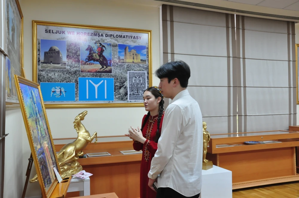 Визит представителей южнокорейского информационного агентства Yonhap в Туркменистан