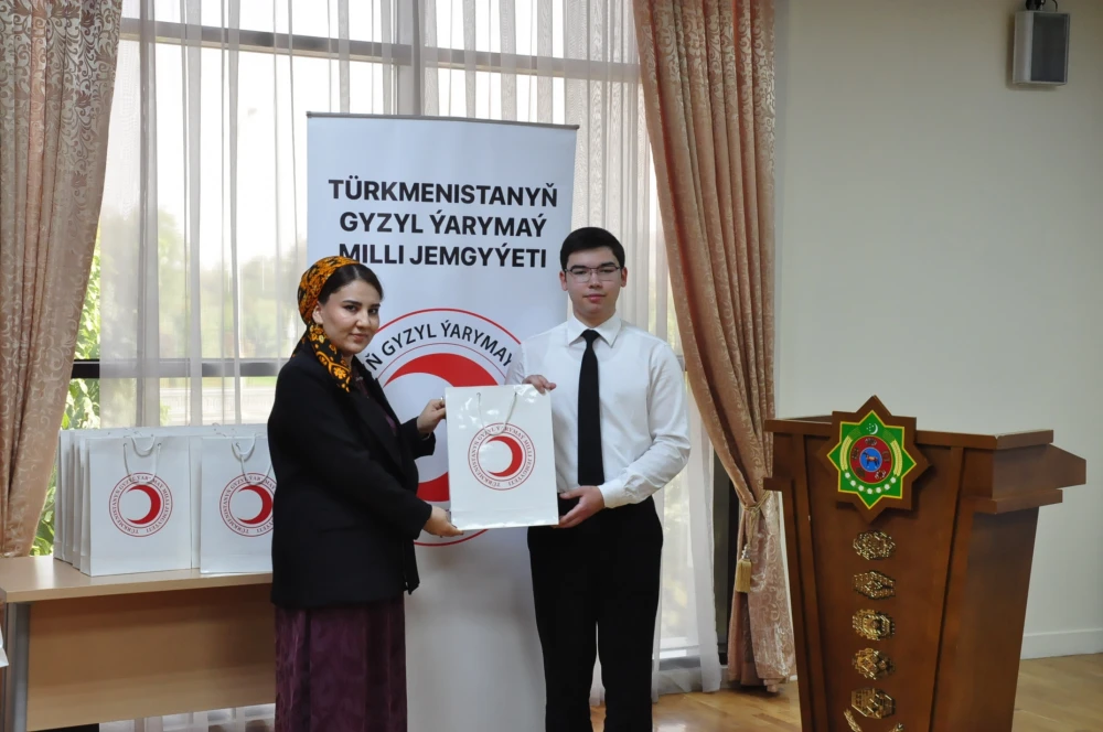 TÜRKMENISTANYŇ GYZYL ÝARYMAÝ MILLI JEMGYÝETINIŇ GURAMAGYNDA ÇÄRE GEÇIRILDI