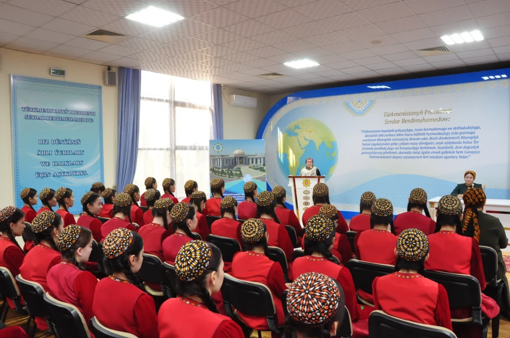 AN EDUCATIONAL AND ADVISORY EVENT FOR WOMEN AND GIRLS WAS HELD