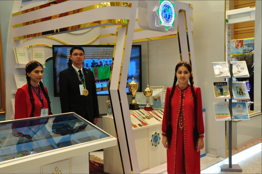 Exhibition dedicated to the Day of Workers of Healthcare and Medical Industry of  Turkmenistan