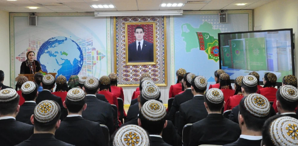 A training course on the adoption of  the Constitution of Turkmenistan