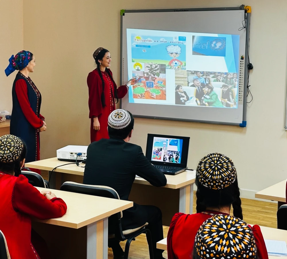 “TÜRKMENISTAN – ÝUNISEF: BAGTLY ÇAGALYK UGRUNDAKY HYZMATDAŞLYK” ATLY TÄSIRLI  YLMY SEMINAR