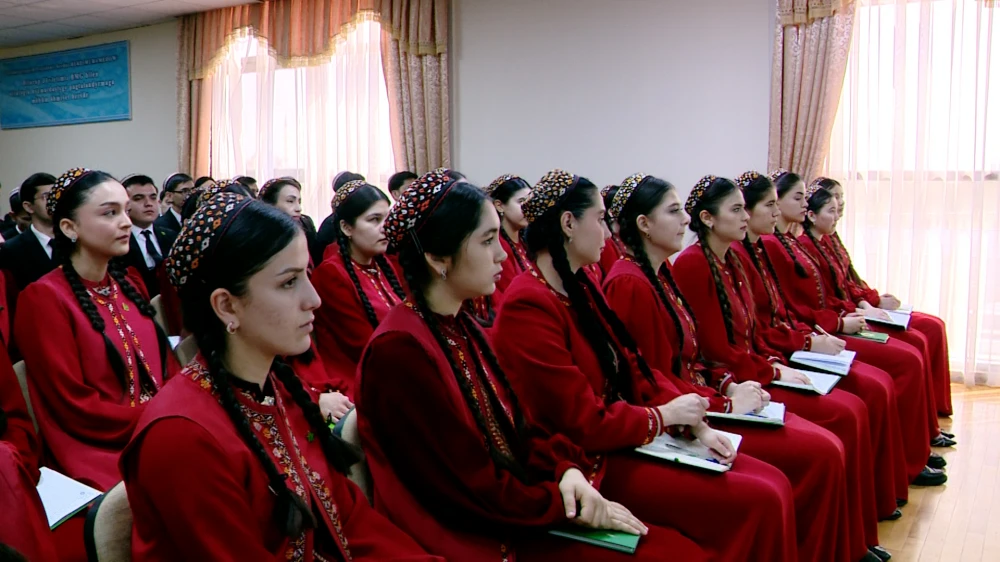 HALYPA MUGALLYM BILEN OKUW SAPAGY GEÇIRILDI