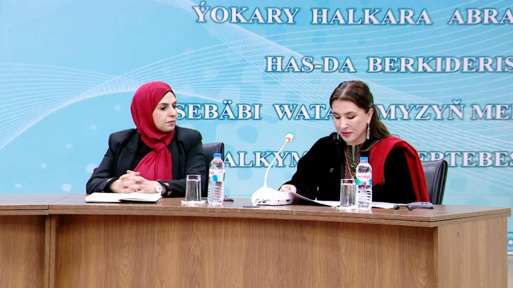 Zenan diplomatlaryň jemgyýetdäki orny we olaryň ýeten sepgitleri barada interaktiw dialog geçirildi