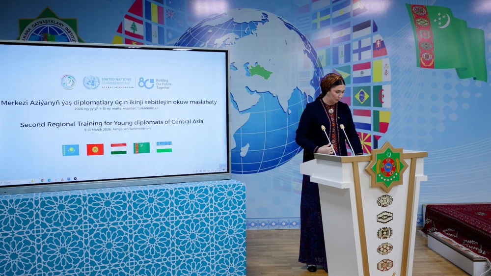 Merkezi Aziýanyň ýaş diplomatlary we döwlet gullukçylary üçin ikinji  sebitleýin okuw maslahatynyň ýapylyş dabarasy