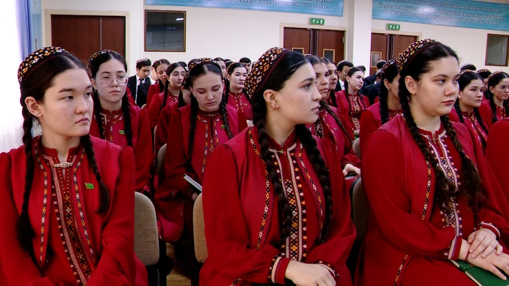 A CONSULTATIVE MEETING DEDICATED TO THE FRIENDLY VISIT OF THE NATIONAL LEADER OF THE TURKMEN PEOPLE, CHAIRMAN OF THE HALK MASLAHATY OF TURKMENISTAN, HERO ARKADAG TO THE PEOPLE'S REPUBLIC OF CHINA