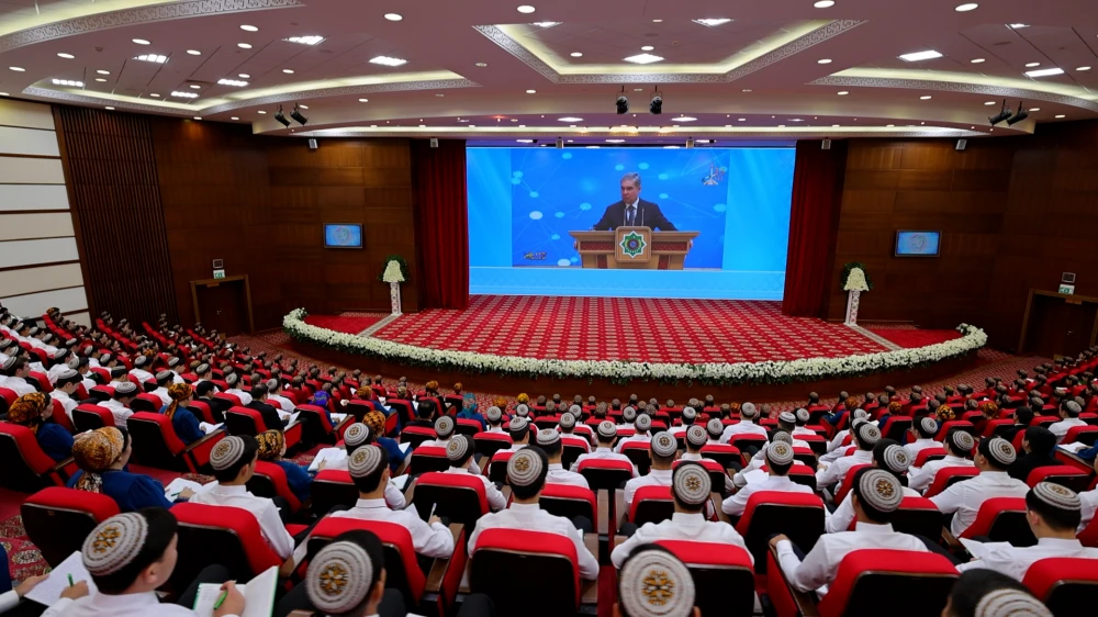 THE NATIONAL LEADER OF THE TURKMEN PEOPLE DELIVERED A  LECTURE TO STUDENT YOUTH IN ARKADAG CITY surady