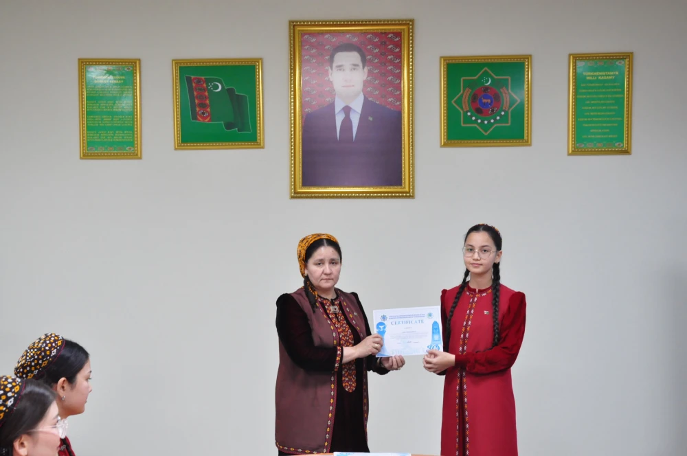 Düzme ýazmak bäsleşiginiň jemleri jemlendi