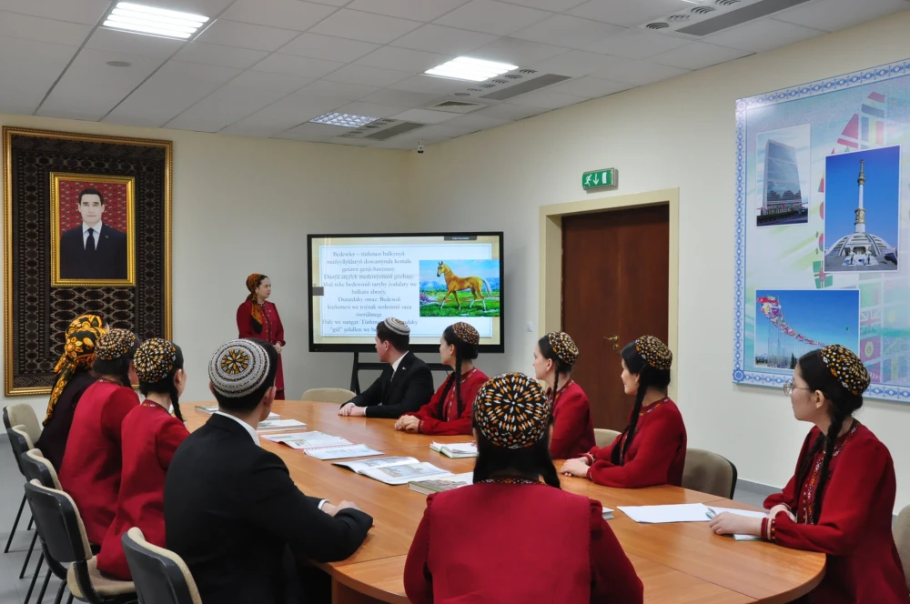 ВСТРЕЧА, ПРОВЕДЁННАЯ С ЦЕЛЬЮ ПОПУЛЯРИЗАЦИИ КНИГИ ГЕРОЯ-АРКАДАГА «КОНЬ — СИМВОЛ ВЕРНОСТИ И СЧАСТЬЯ»