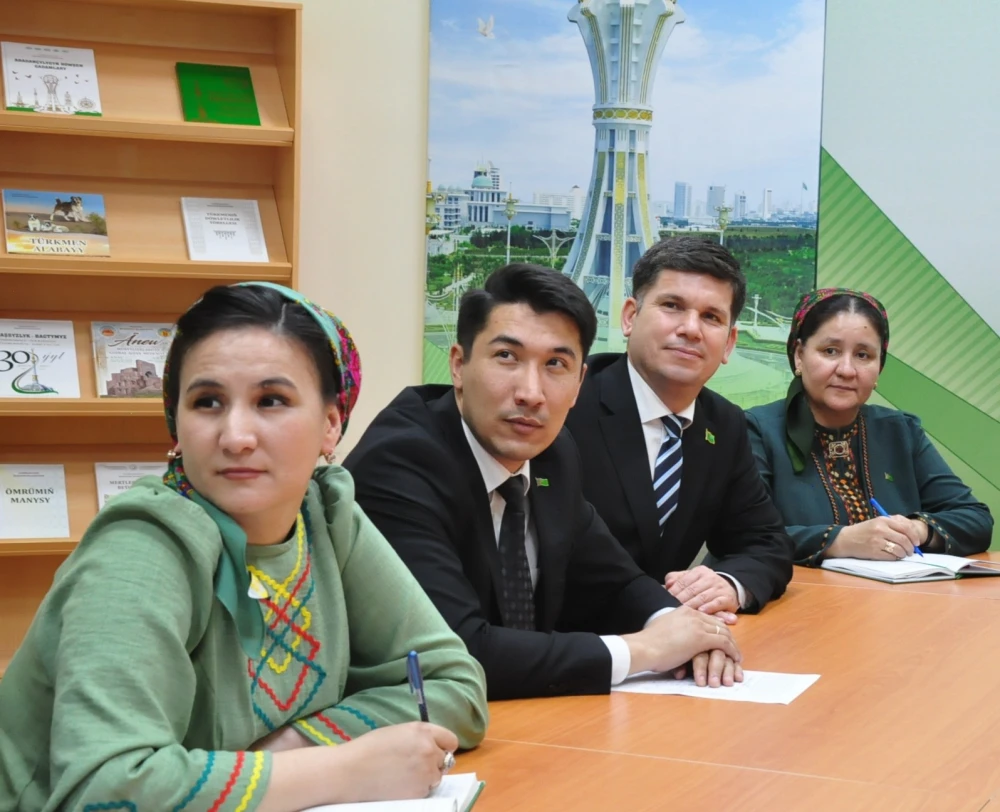 ONLAÝN OKUW-USULY MASLAHAT GEÇIRILDI