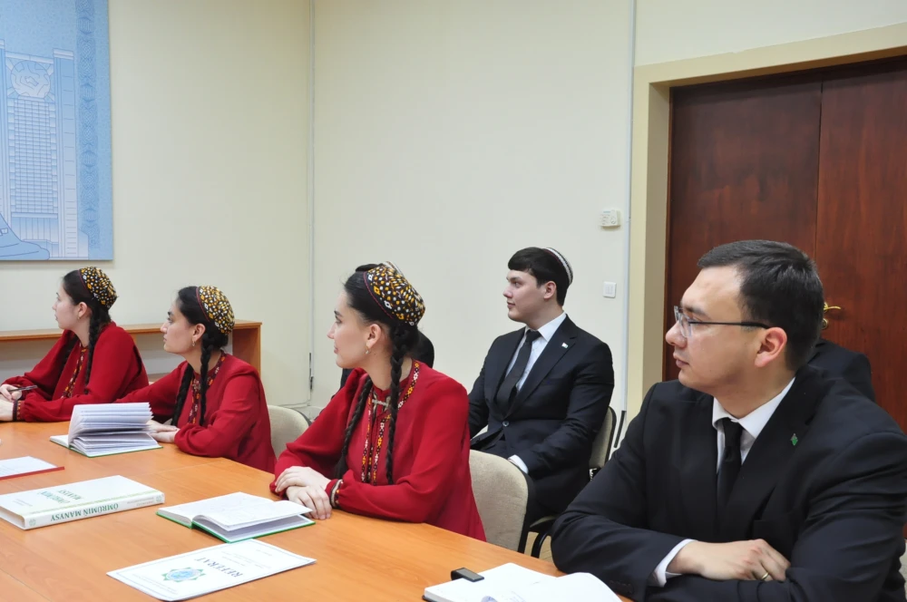 ЭНЕРГЕТИЧЕСКАЯ ДИПЛОМАТИЯ: В ИНСТИТУТЕ ОБСУДИЛИ ПЕРСПЕКТИВЫ ОСВОЕНИЯ МЕСТОРОЖДЕНИЯ «ГАЛКЫНЫШ»