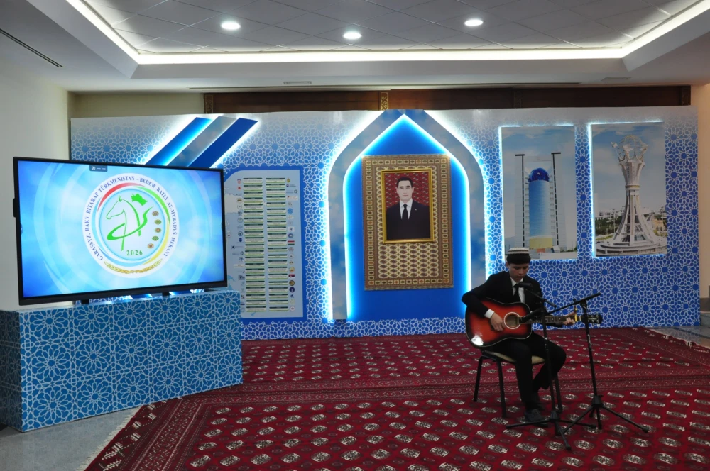 «BERKARAR DÖWLETIŇ TÄZE EÝÝAMYNYŇ BAGTYÝAR GERÇEKLERI» ATLY DÖREDIJILIK BÄSLEŞIGINIŇ INSTITUT TAPGYRY GEÇIRILDI