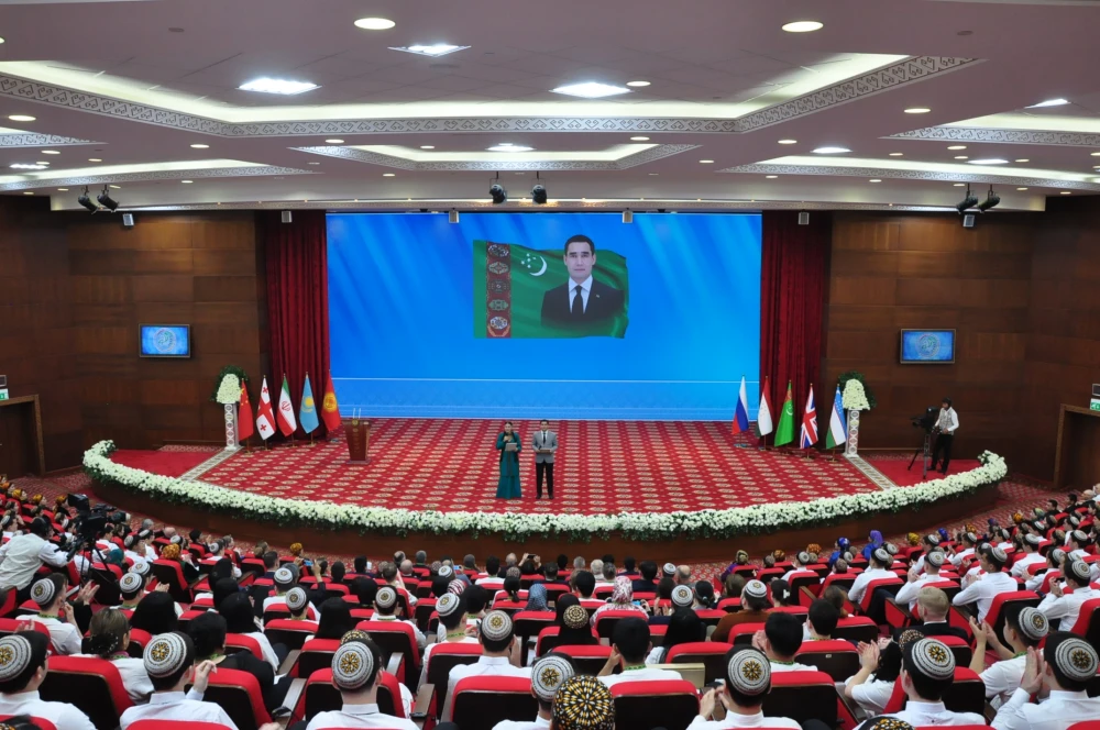 “Halkara gatnaşyklary: parahatçylyk dialogynyň medeniýeti” atly III halkara bäsleşigine badalga berildi