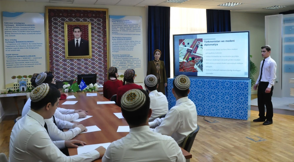 PRESENTATION COMPETITION ENTITLED “CULTURAL DIPLOMACY – A BRIDGE OF FRIENDSHIP”