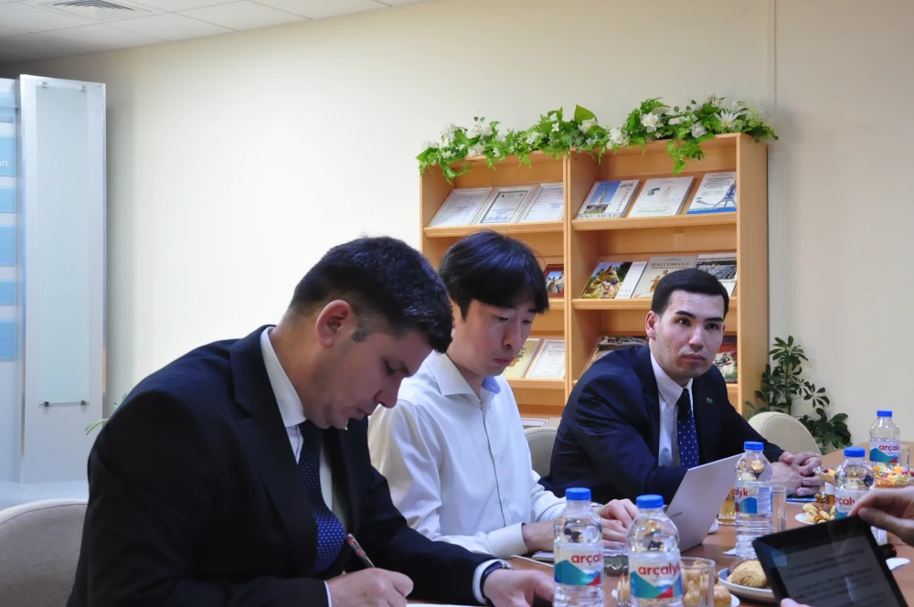 Визит представителей южнокорейского информационного агентства Yonhap в Туркменистан