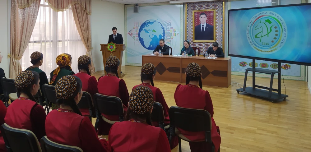 «SANLY TEHNOLOGIÝALAR WE YLMY DIPLOMATIÝA» ATLY YLMY-DÖREDIJILIK MASLAHATY GEÇIRILDI