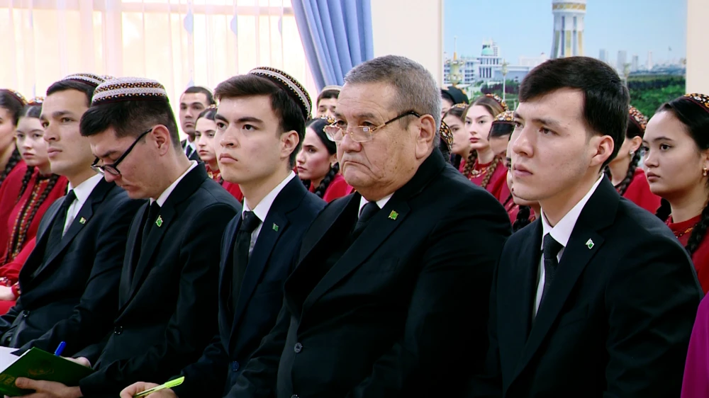 Media topar bilen maslahat geçirildi