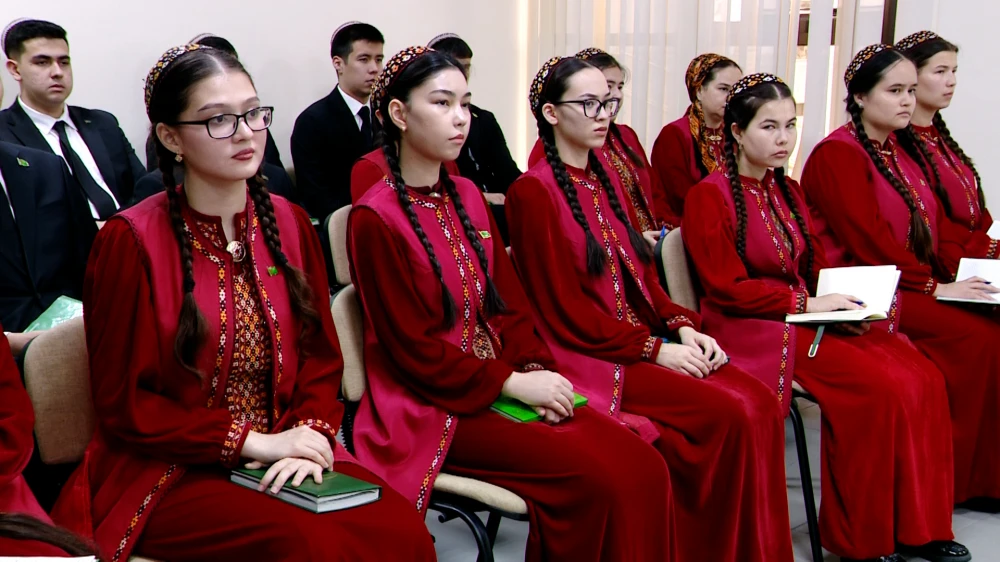 A TRAINING SESSION WAS HELD FOR STUDENTS