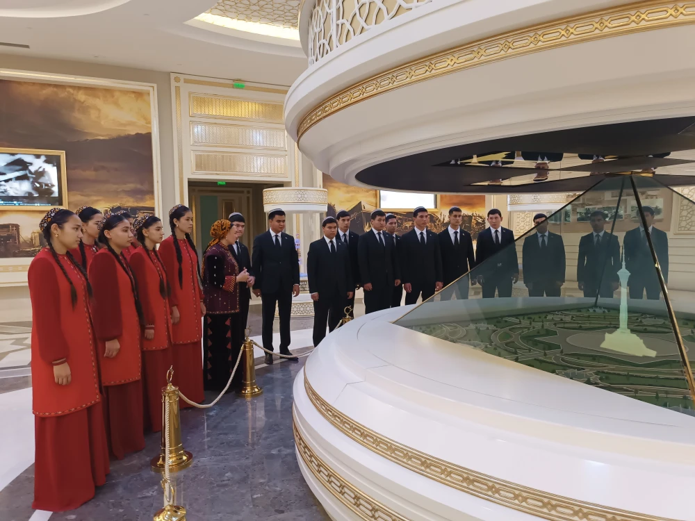HATYRA GÜNE BAGYŞLANAN GEZELENÇ