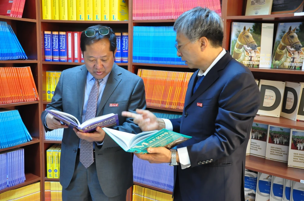 LANÇŽOU UNIWERSITETINIŇ WEKILLERINIŇ ÝURDUMYZA SAPARY BAŞLANDY