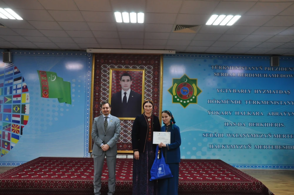 Merkezi Aziýanyň ýaş diplomatlary we döwlet gullukçylary üçin ikinji  sebitleýin okuw maslahatynyň ýapylyş dabarasy